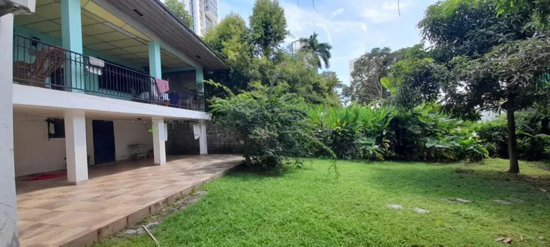 Casa en Vía Porras Cerca del Parque Omar